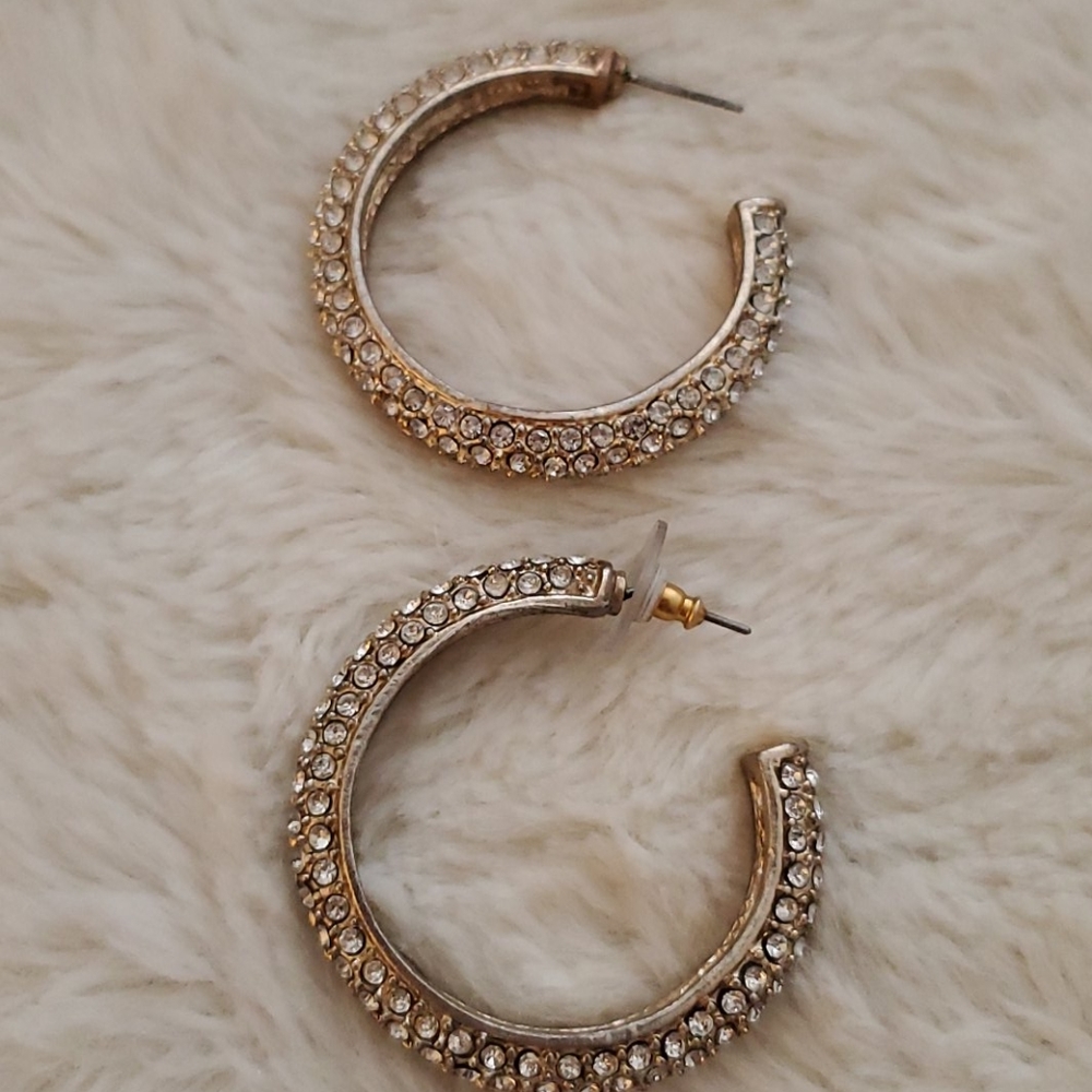 Vintage Cache Gold Rhinestone Earrings. - Picture 6 of 9
